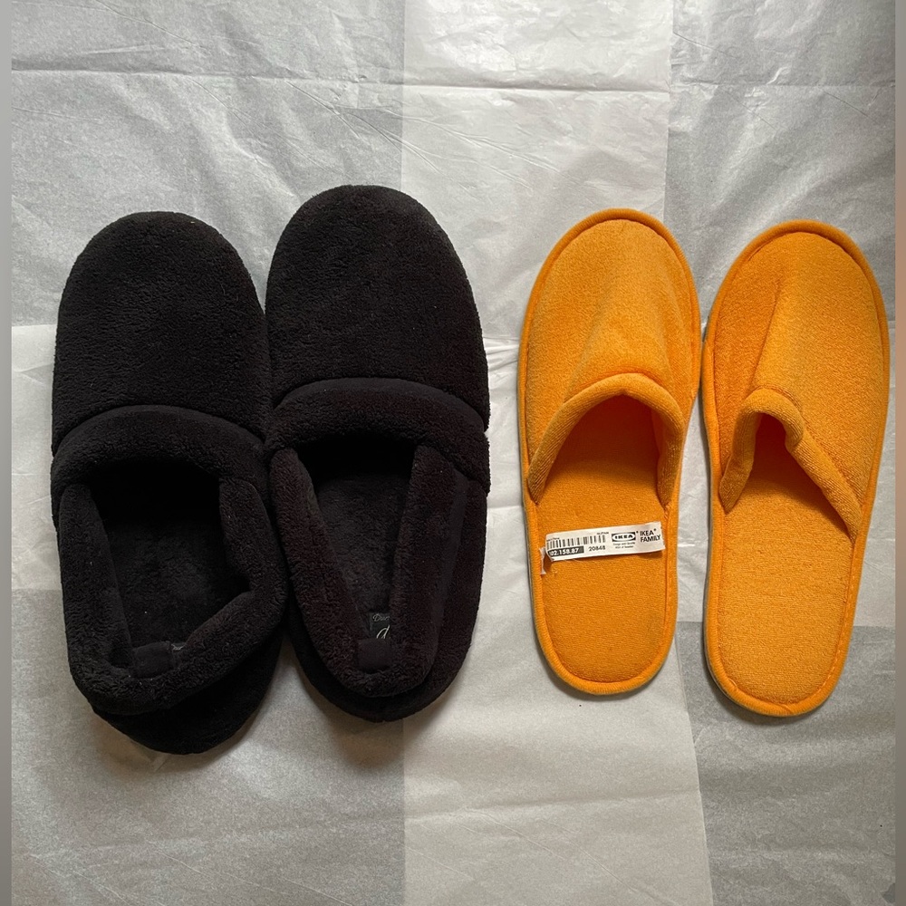 Men’s Slippers: 2 Pair 11-12
🥳5/$12